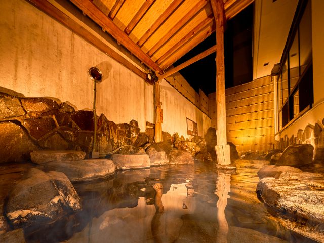 こちらが、露天風呂「楽の湯」(男女入替制)です♪