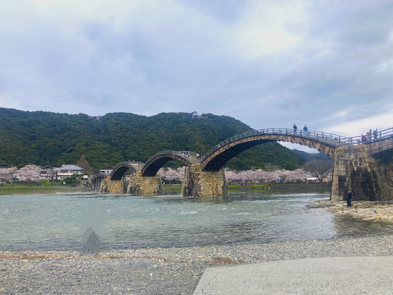 tɂ͍AHɂ݂͂Yɍ炫ւ܂B