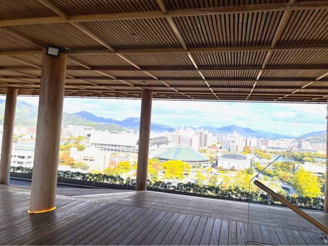 折り鶴タワーの屋上は広島市内が見渡せる展望仕様(ご自分の目でみていただきたいので写真は少しだけ!)