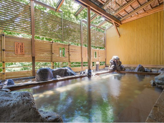 こちらが、露天風呂(男女入替制)です♪