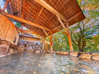 こちらが、露天風呂「あやとりの湯」(男女入替制)です♪