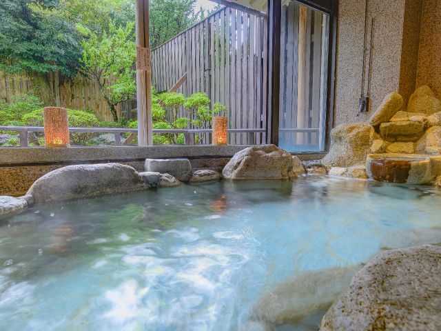 こちらが、露天風呂「折鶴の湯」(女性)です♪