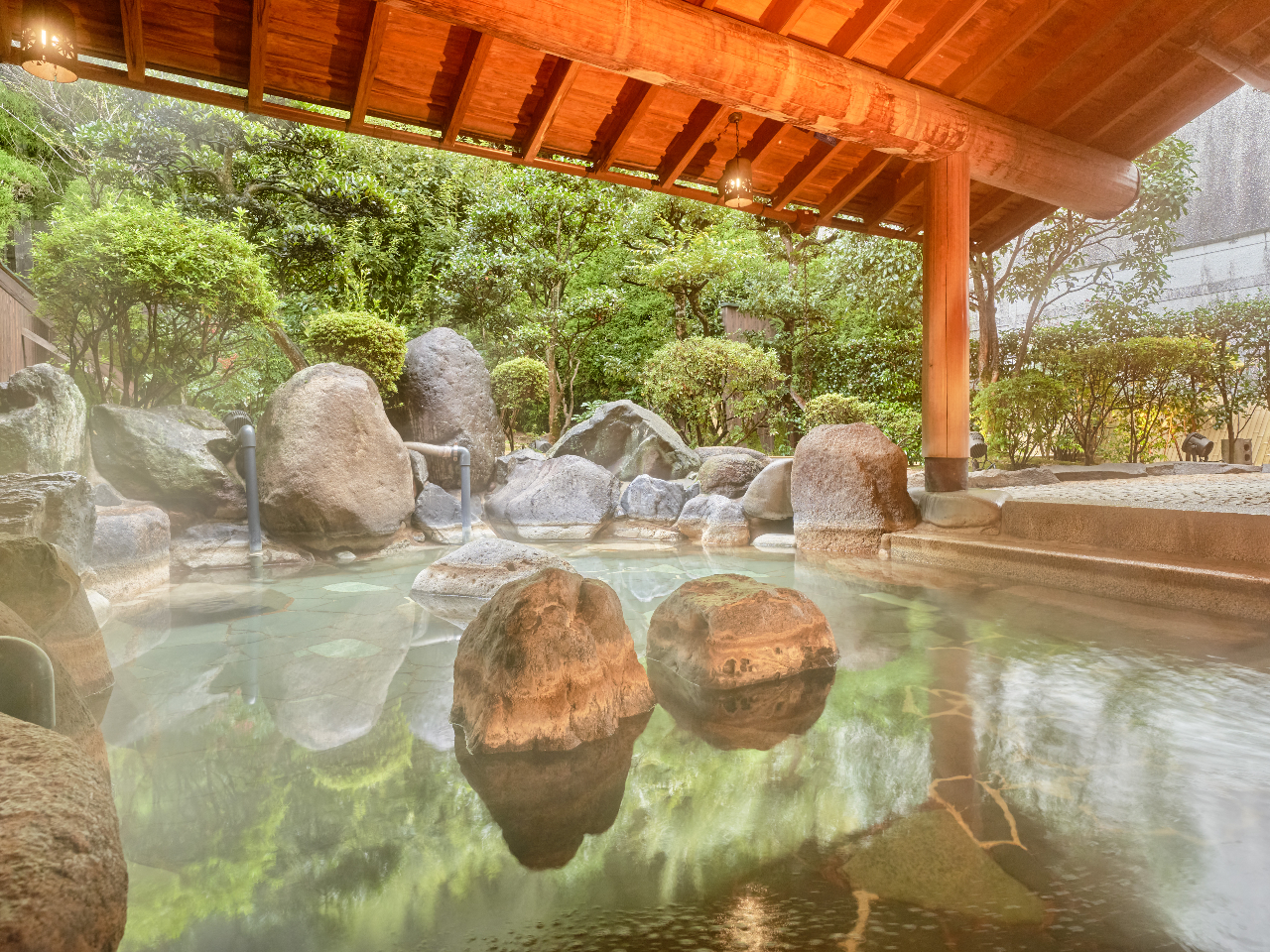 こちらが、露天風呂「殿の湯」(男女入替制)です♪