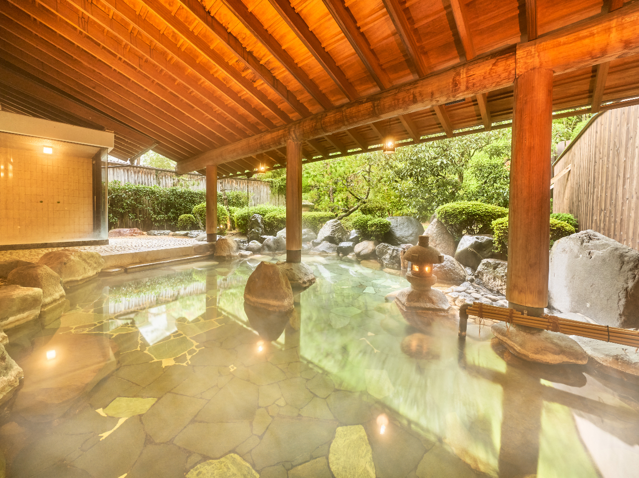 こちらが、露天風呂「姫の湯」(男女入替制)です♪