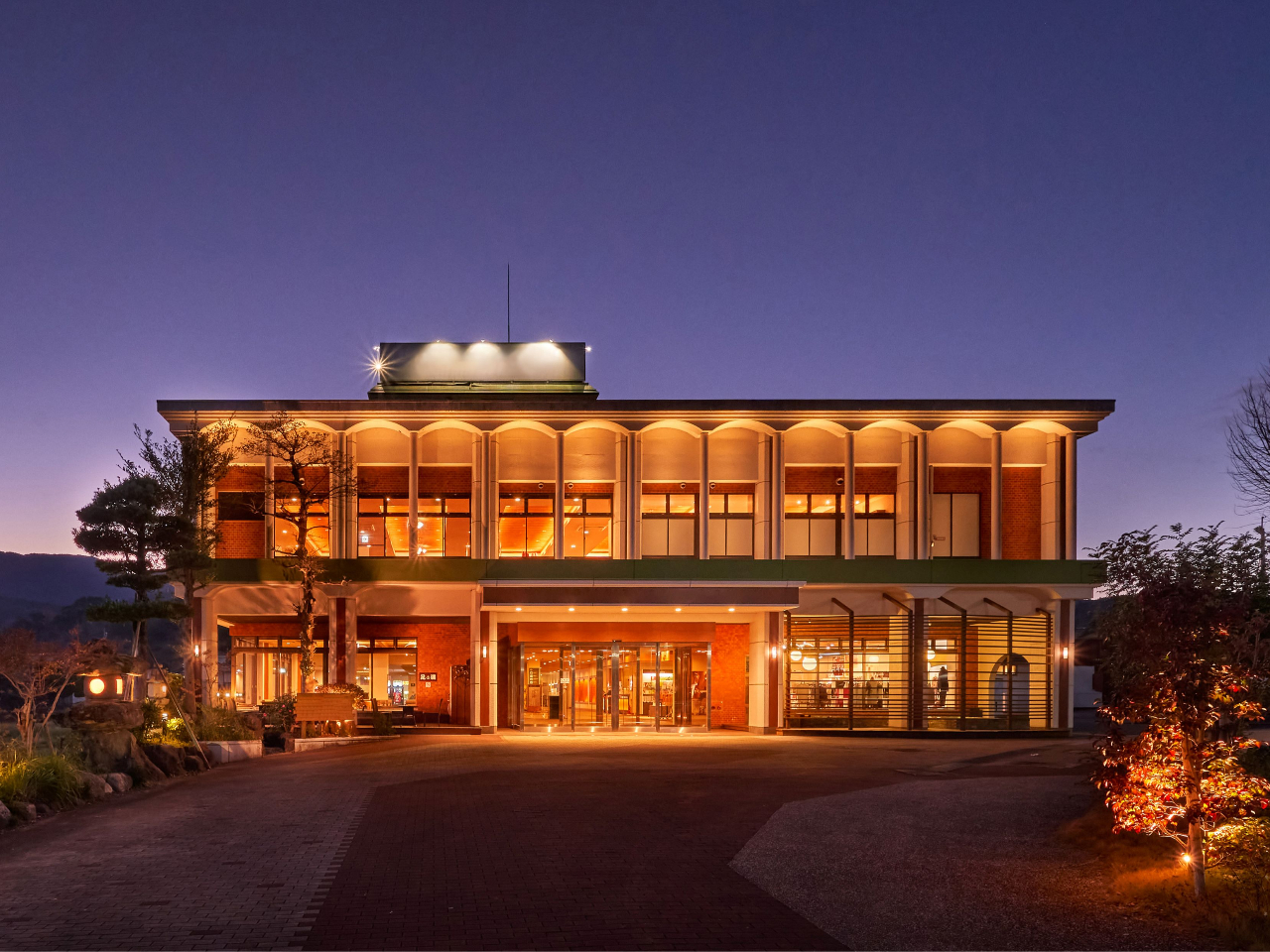 �����炪�A�O�ςł���