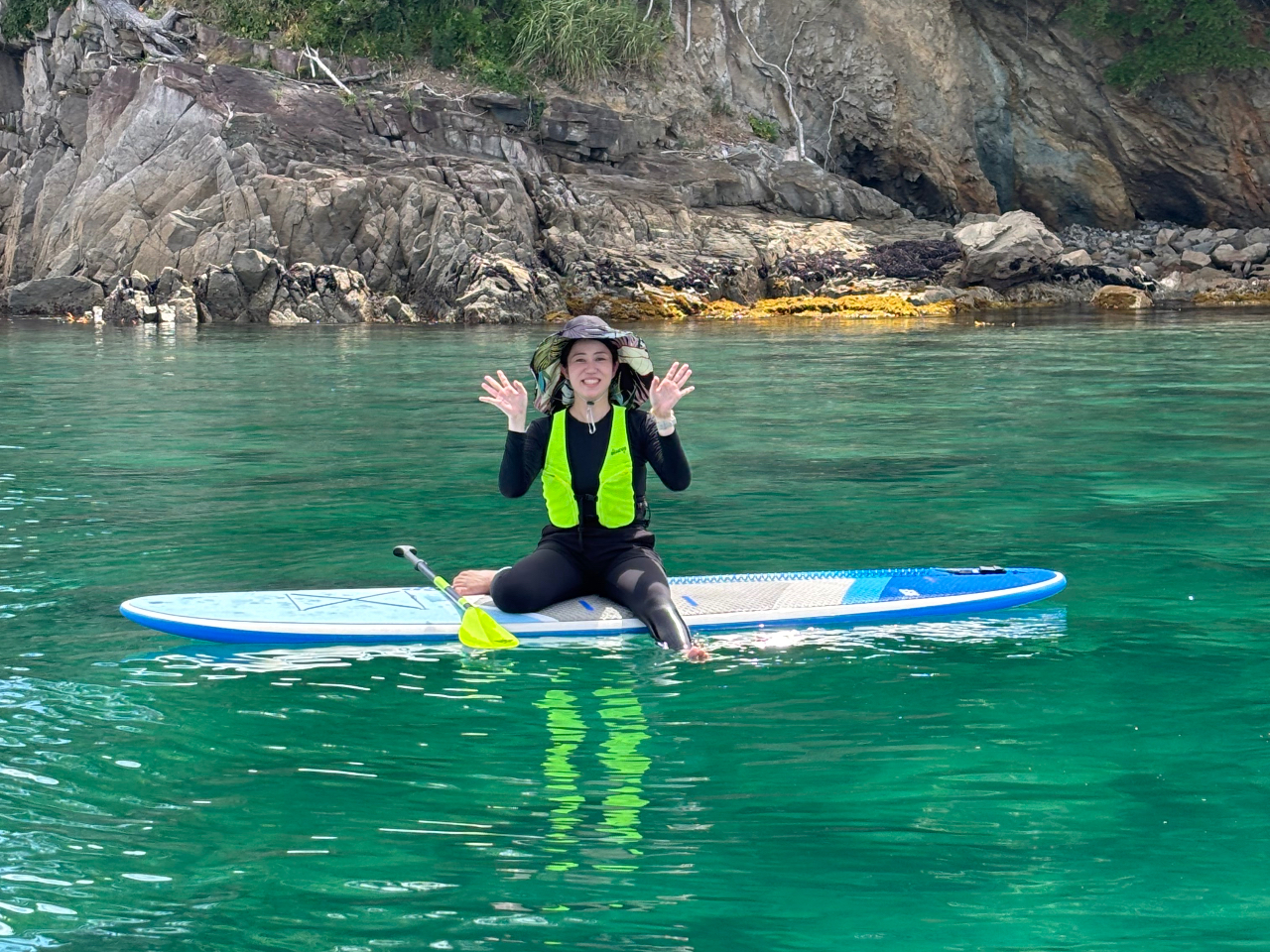 oXN̂悤ȃO[A1lłT|[g܂