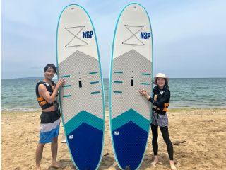 未経験の方におすすめのスクール!レクチャーの後は自由にSUPに乗って楽しんで記念撮影などもあります!