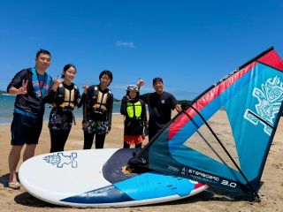福岡では唯一の現役ウィンドサーファー選手が、自信をもって楽しくスクール致します!