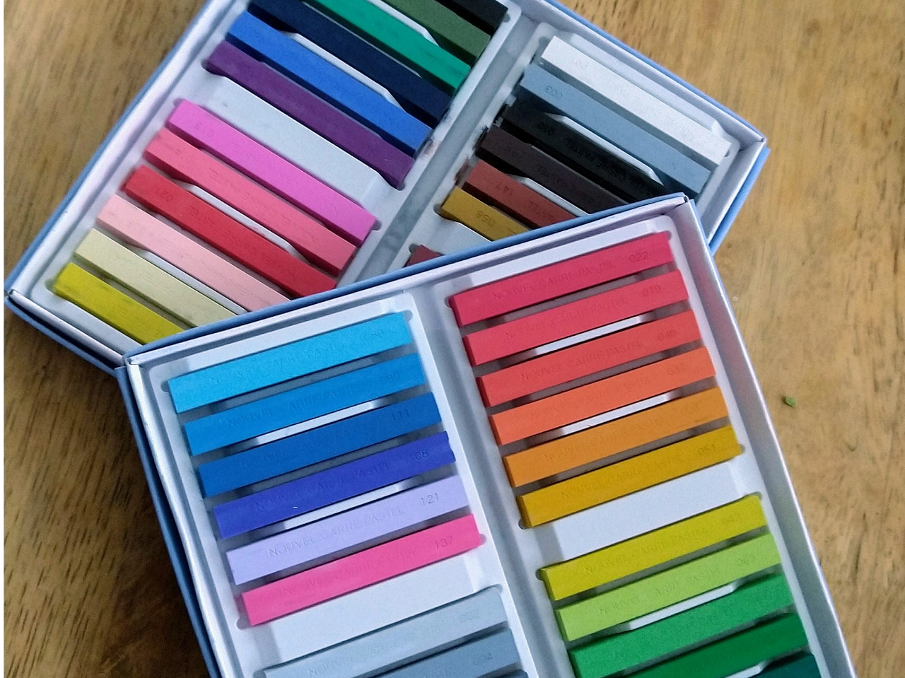 �p�X�e��48�F���p�ӂ��Ă��܂��B�D���ȐF�����R�Ɏg���ĉ������B�����Ďg���Ɛ[�݂��o�܂��B