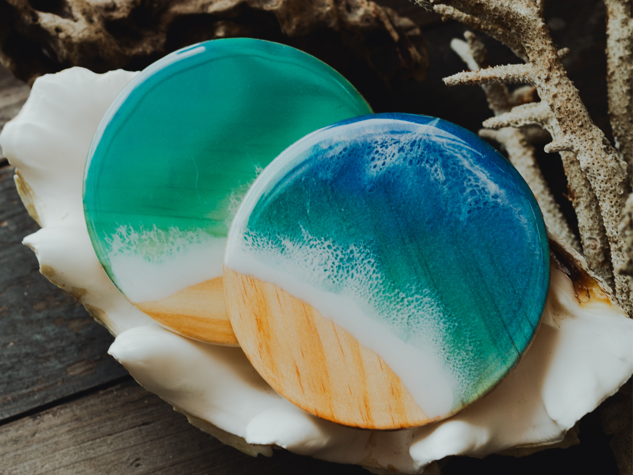 雨の日も安心!初めてでも大丈夫!
奄美ブルーの美しい海をコースターで表現。
プレゼントに・旅の記念に・一緒に楽しみましょう♪