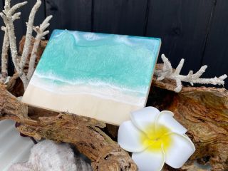 奄美を感じる海レジンアート。大きさ約19p×14pのかわいいパネルが作れます。