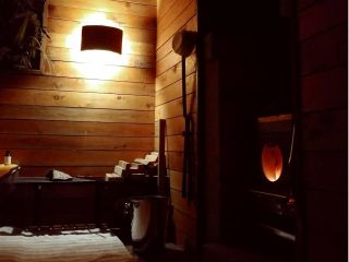 フィンランド式サウナ。おひとり様3500円(2名様?)でご利用可能です。(3時間制)