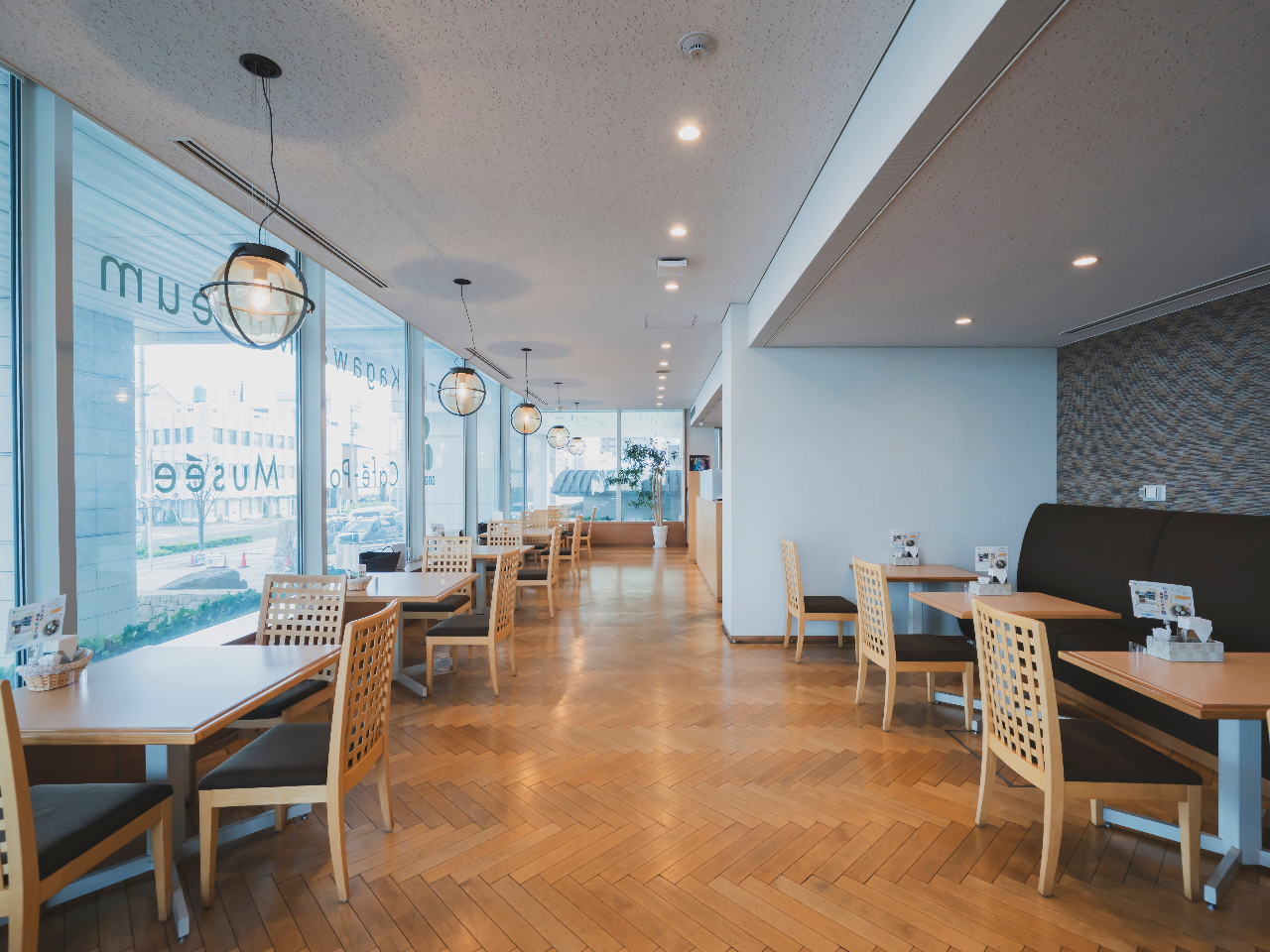 �J�t�F�|�b�g�~���[�ɏW���I�܂��͓��ʓW����̋��y�����u����ݎG�ρv�������ɁA�W���̌��ǂ������I