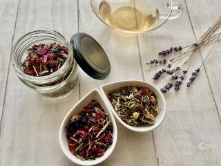 味、お好みをお聞きしながら、体調に合わせたオリジナルハーブブレンドが体験できます。ブレンドティーは、約5杯分お持ち帰り頂けます。ご自身はもちろん、プレゼントにも