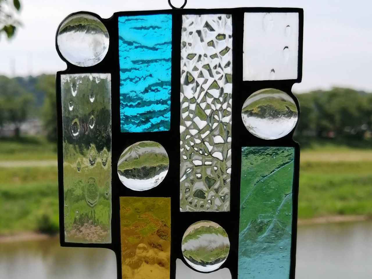 すてんどぐらす・オリビエでは、ケイム(鉛線)を使ったステンドグラスの教室を開いています。