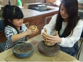 小さなお子様でも自由な作品づくりができます。(対象年齢・小学生以上)
