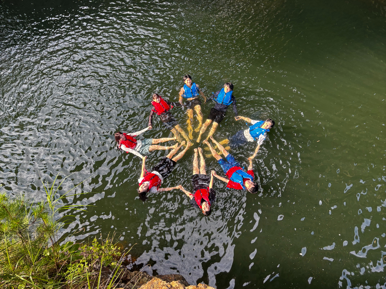 ���ɕ����ăn�C�|�[�Y��