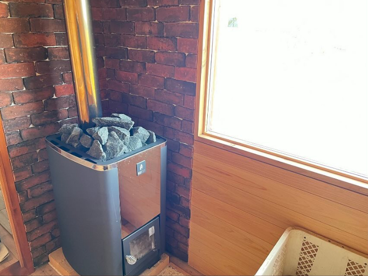 薪ストーブとアロマストーンでセルフロウリュ♪