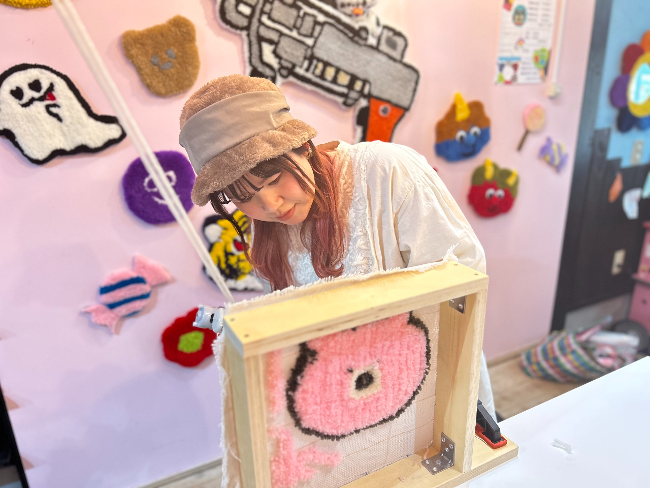 大阪・阿倍野】タフティングでラグ(直径約30㎝)づくり体験♪カップル