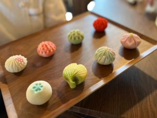 月替わりで季節の和菓子を作ります