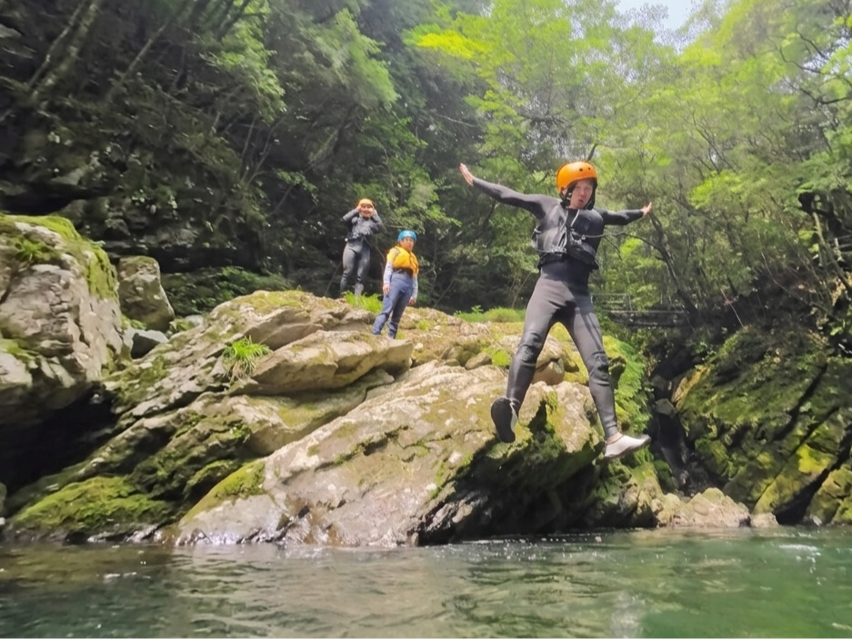 �u��ԁH�v�u��ԁI�v���̐�i�̒��Œ��ԂƔ�э��񂾋L���́A�ǂ�Ȏʐ^�����N���Ɉꐶ�S�̒��Ɏc�葱���܂��I 