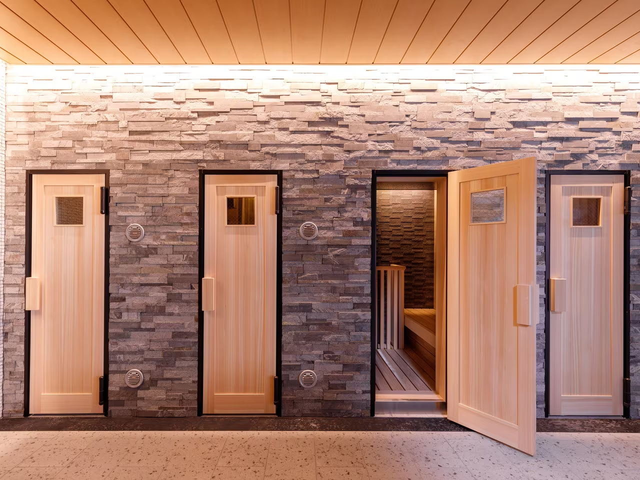 �����炪�A�Z���t���E�����\�Ȍ��T�E�i�u�[�X�i�j��4�u�[�X�A����1�u�[�X�j�ł������܂���