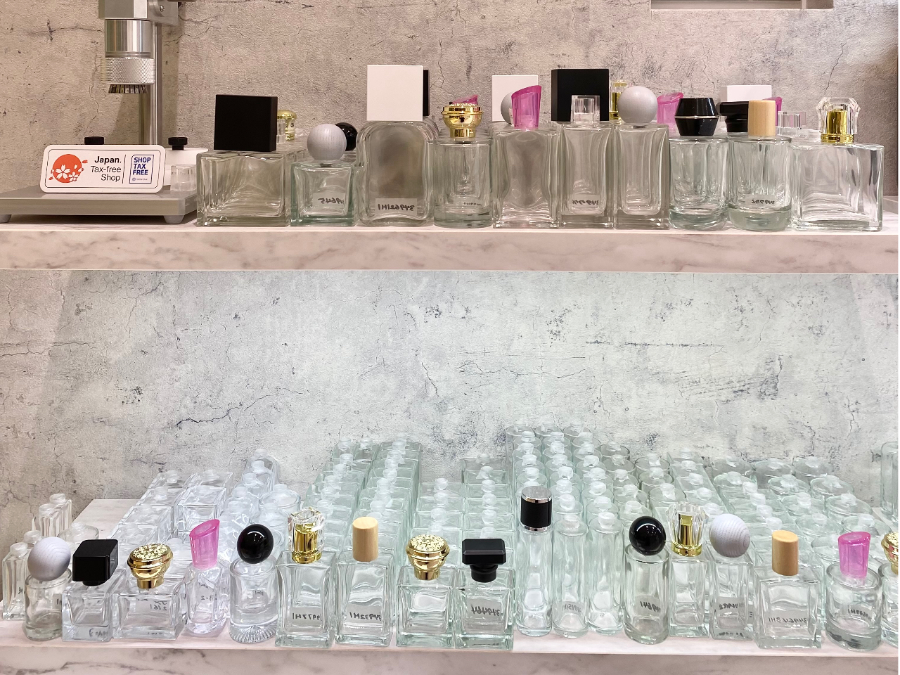 �f�U�C���L�x�Ɏ�葵���Ă���܂��I