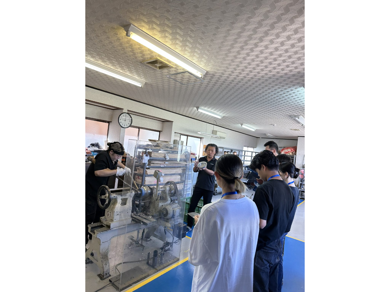 【新潟・燕三条】金属加工の現場を間近で見学!職人技と社長の熱い話が聞ける工場見学...