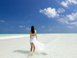 360°広がる宮古ブルーで、特別な瞬間を。