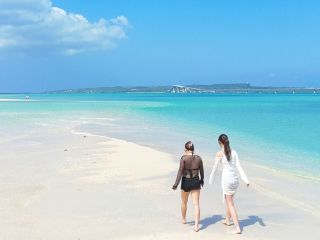 “幻のユニの浜”へ。貸切で自分たちだけの時間。