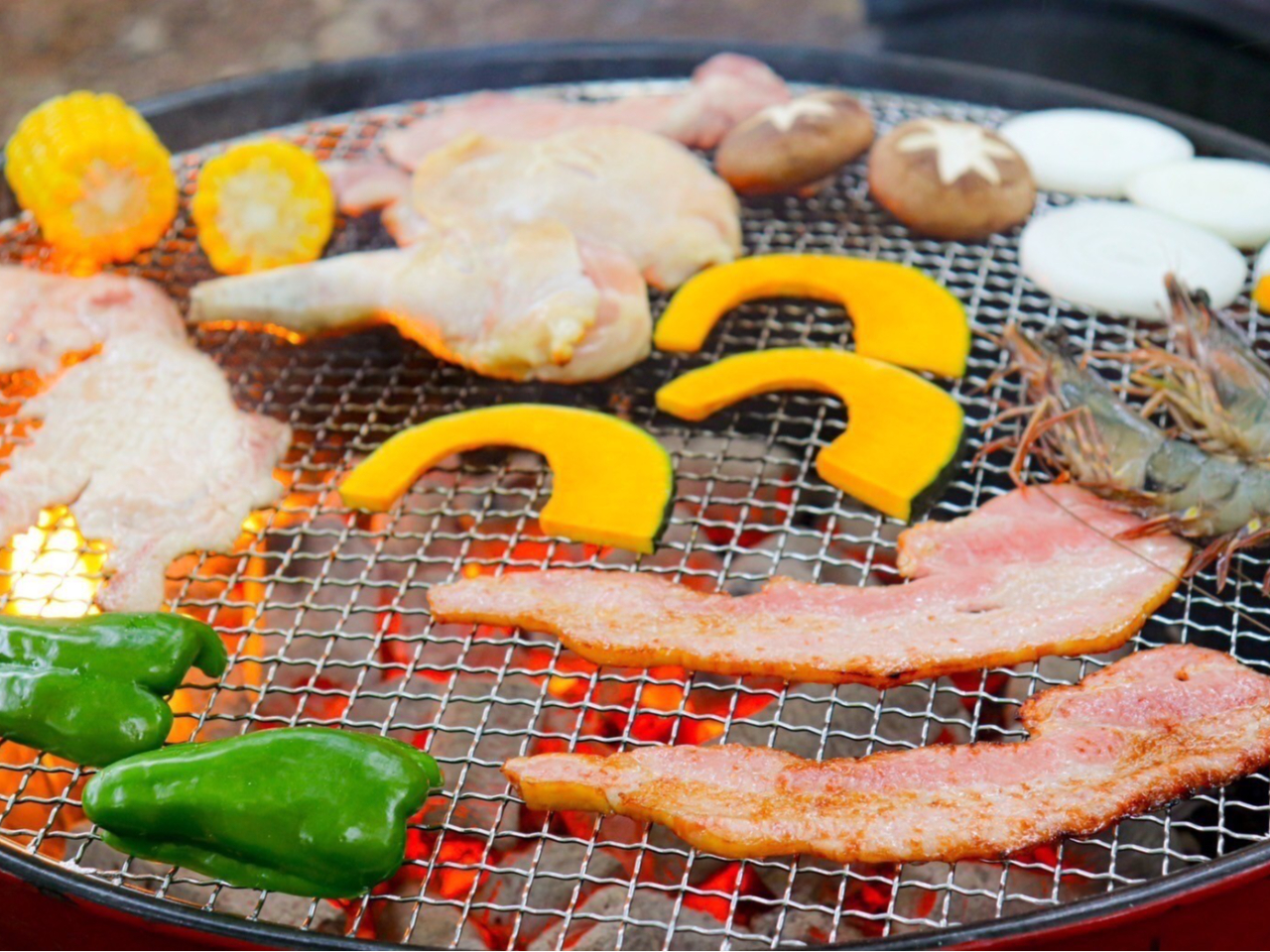 �V�ܗ����������̐H��BBQ��X�̒��ł��y���݂��������B