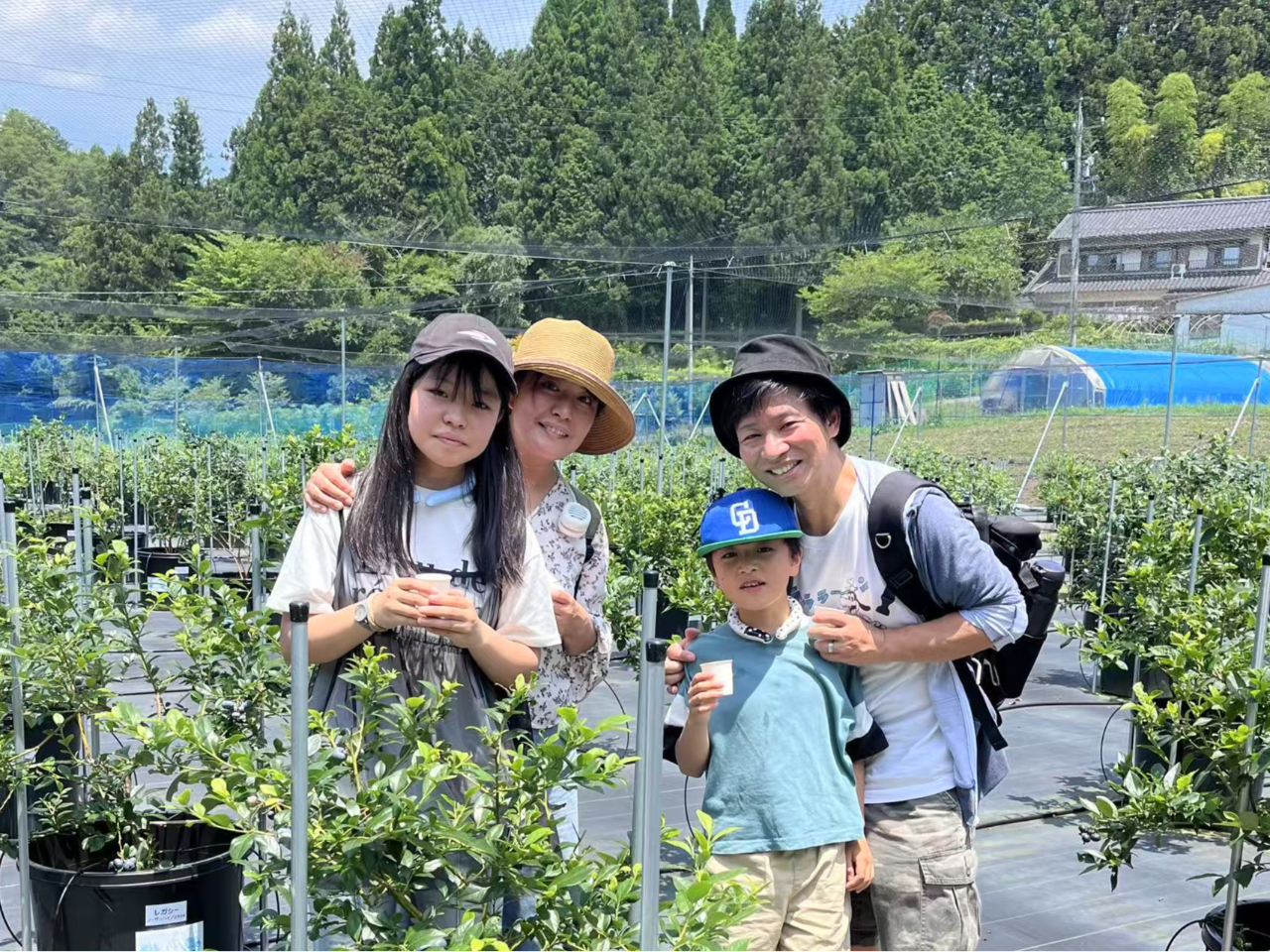 �p�p�A���̃u���[�x���[�傫����I�}�}�A�������͊Â���[�I�ƉƑ��̐����������Ă��܂��B