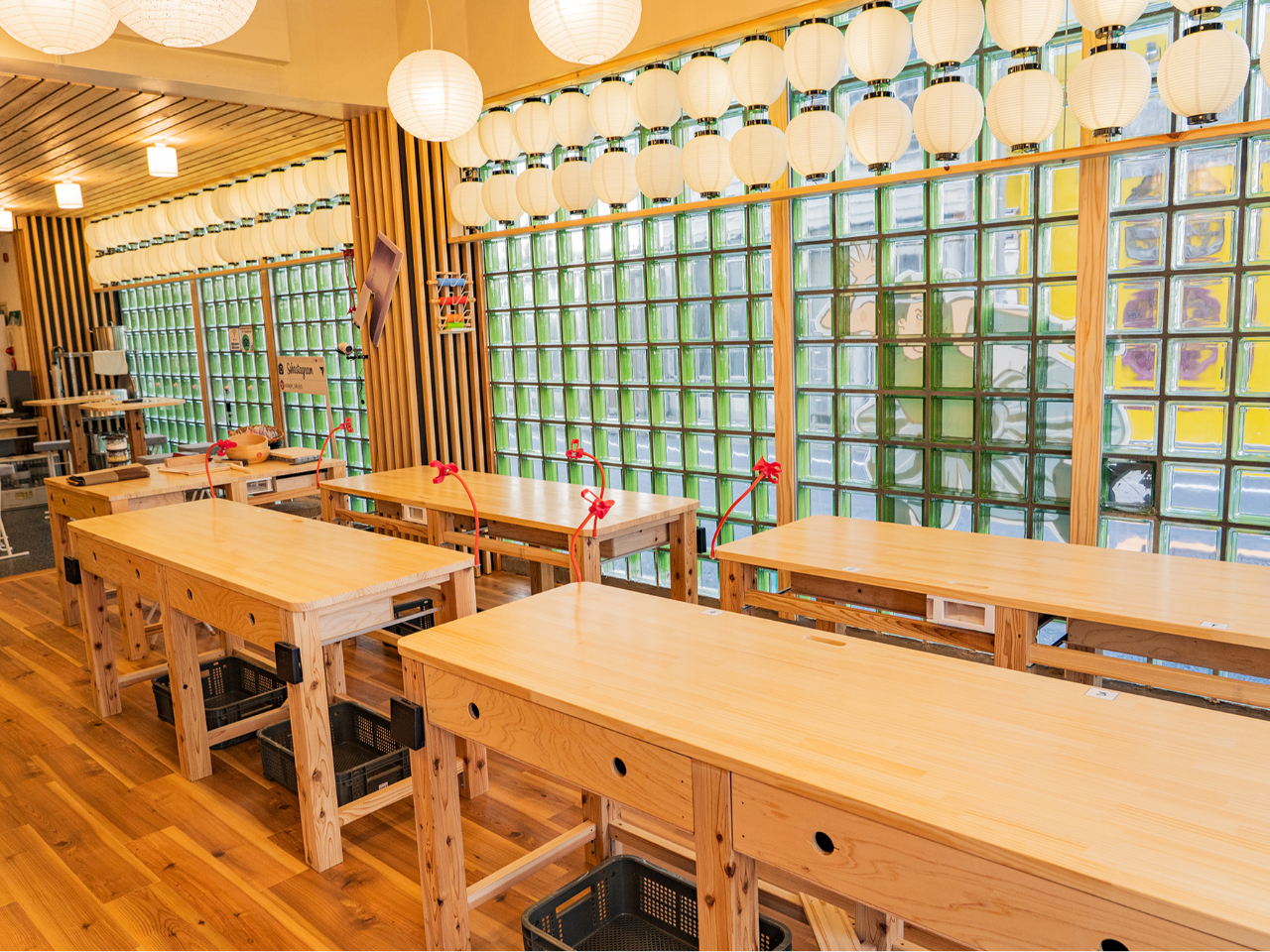 IWȋ̌e[u̓VXe}`bNɋ@\Alɑ̌Ē]T̑傫܂BFlmŌłyI