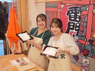 女性でも、力もほとんど不要で、手指やお洋服も汚れず体験できるスマート手技を採用しています。