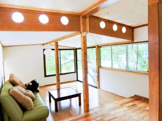 暖かい光が差し込むバンガローで自然を満喫♪