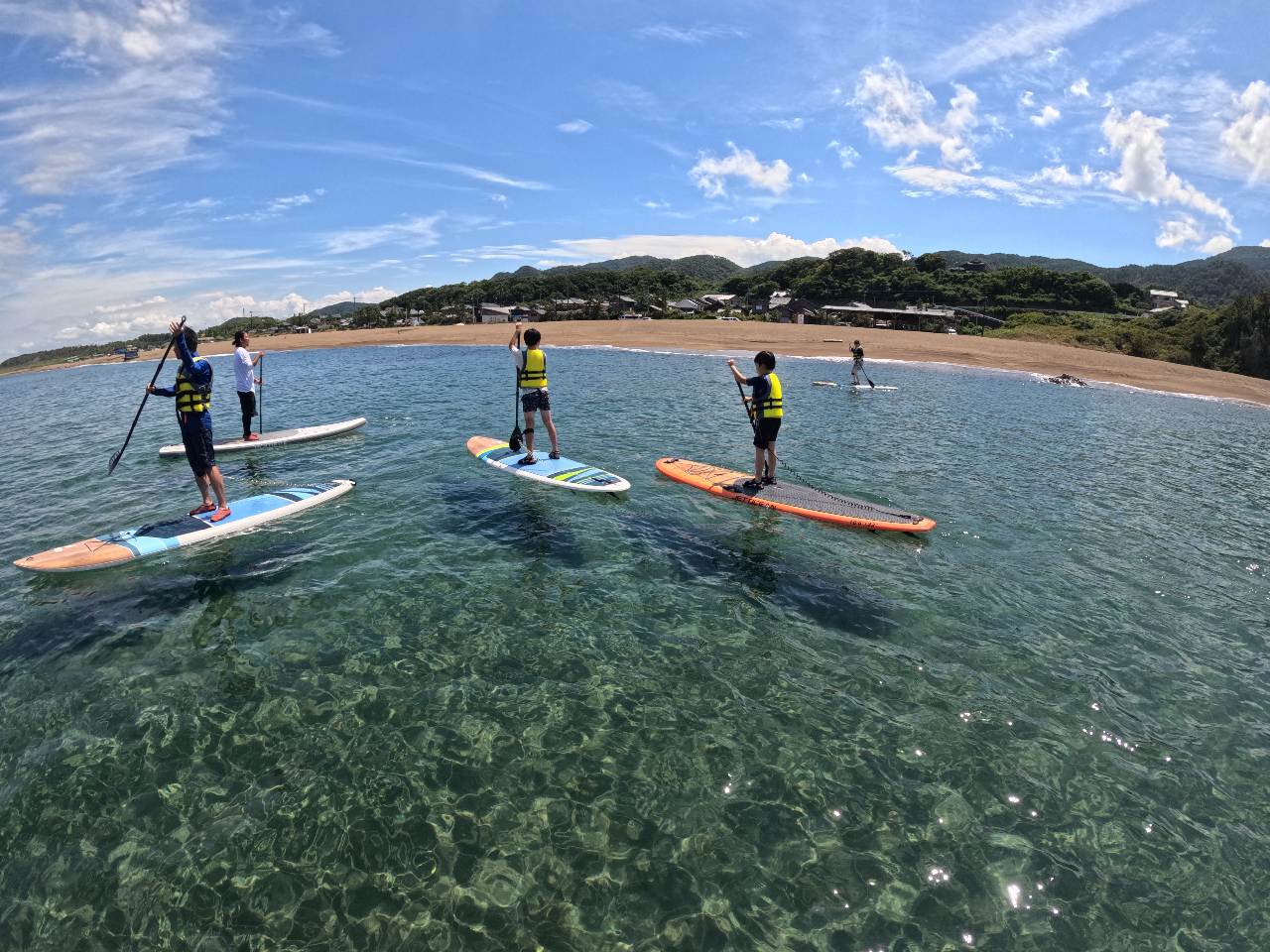 �C��܂ł͂�����ƌ����铧���x���Q�̃t�B�[���h��