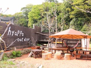 日差しをカットしながらBBQができます。暑くなったら海へダイブしてください。