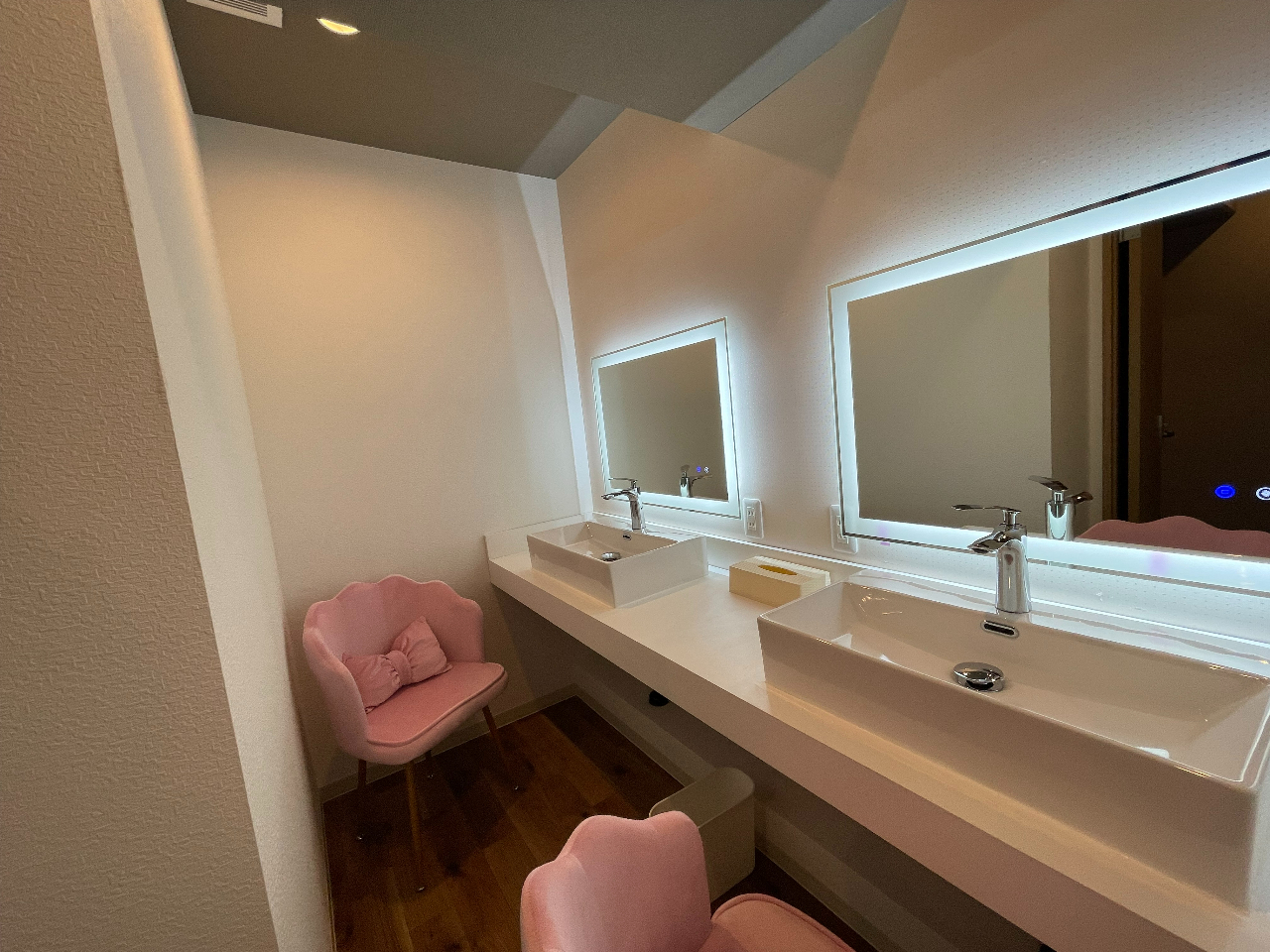 パウダールーム(女性専用)