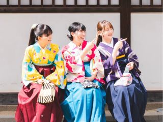 約100着あるカラフルなお着物の中から選んでコーディーネート♪※写真はイメージです。写真のお着物が必ずあるわけではございませんので予めご了承ください