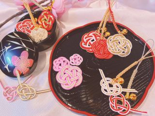 あわじ結びと梅水引の根付チャーム♪