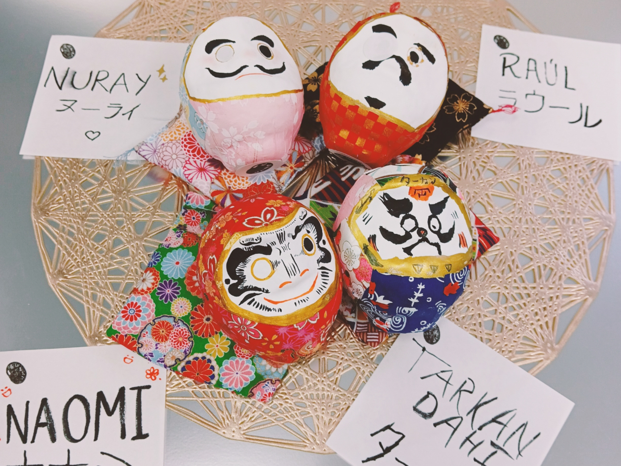 それぞれに特徴をもった素敵なだるまの完成です♪