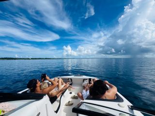 貸切ボートで最高の時間を過ごしましょう!