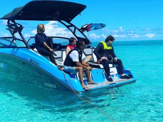 宮古島の最高の海を、豪華貸切ボートツアーで楽しもう