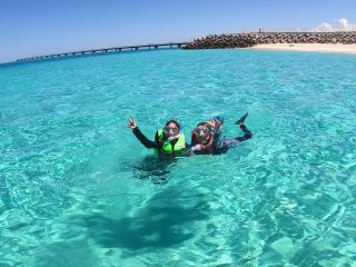 貸し切りボートで行く、最高の海 きれいなポイントでシュノーケル