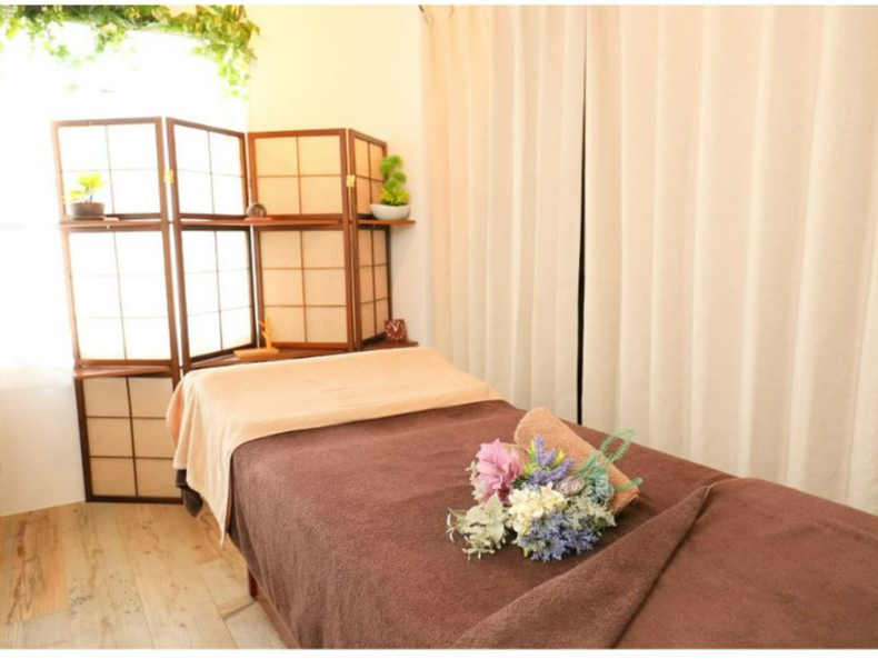 よもぎ蒸し以外にもお顔とお身体のコースもご用意しております!