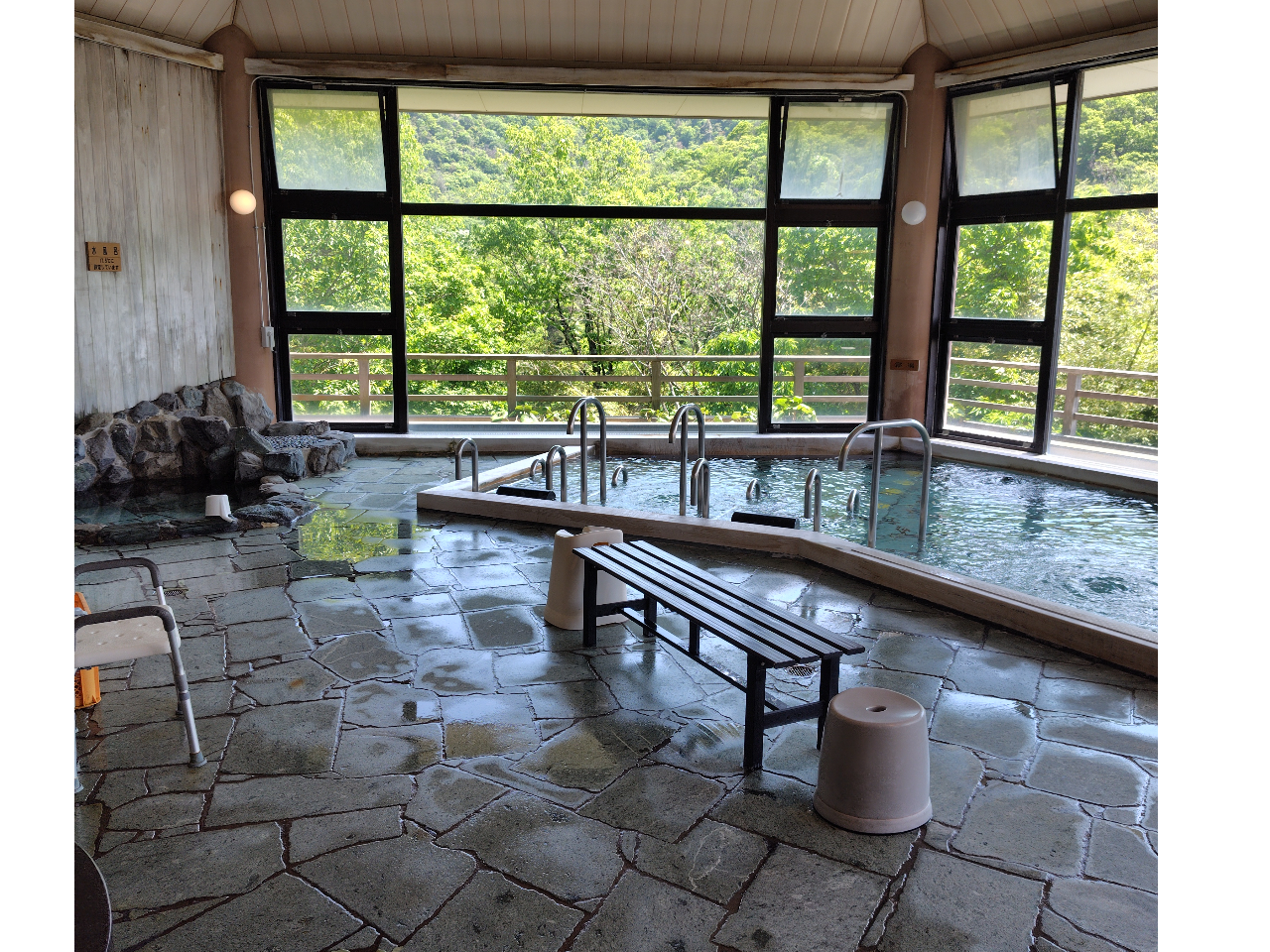 山の湯の『木風呂』と『水風呂』