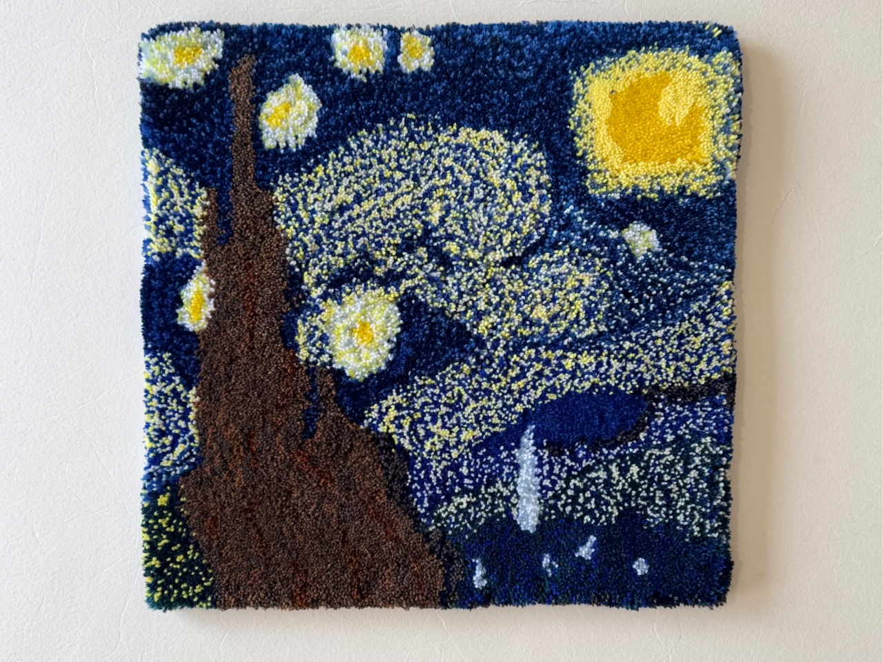 お家の中で火遊び【タフティングラグ】 お家の中で火遊び【タフティングラグ】