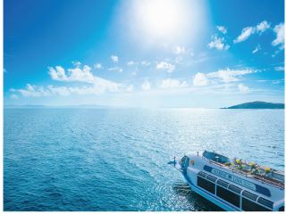 きらめく水面、まぶしい青空――夏が始まる合図は、三河湾を渡る風とクルーズの汽笛から。