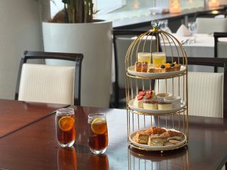 海のみえるホテルラウンジで楽しむ『アフタヌーンティーセット』