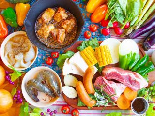 Aコース★1人前¥1,980(子供¥1,400) スペアリブ、エビ、イカ塩だれ、骨付きフランク、焼き野菜、スモークチキン